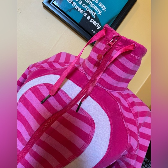 Women’s LuLulemon Cowel Neck Sweater ( 6 ) - Picture 2 of 4